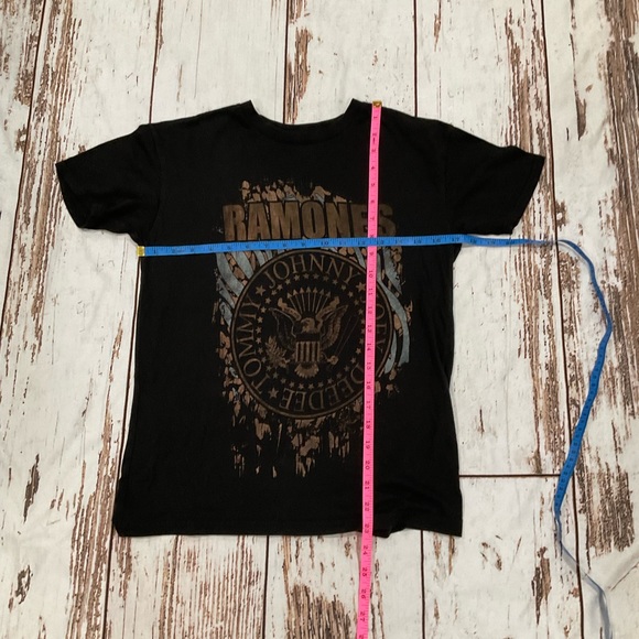 RAMONES BLACK T SHIRT - Picture 2 of 6